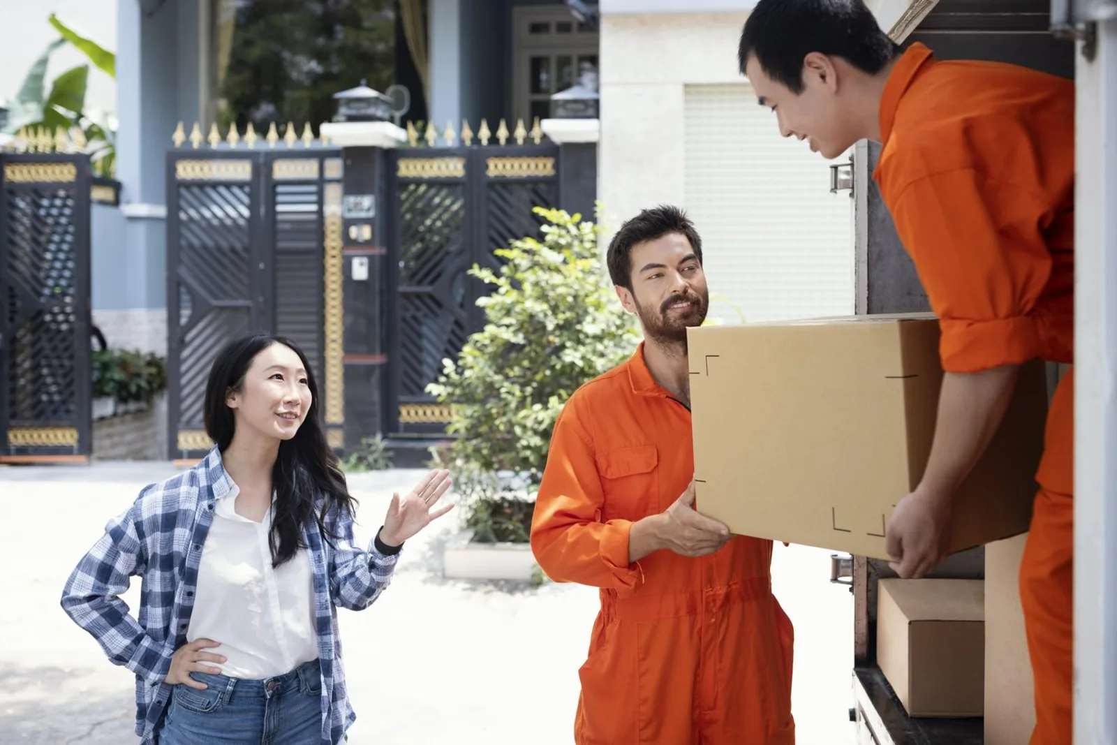 Essential Tips for Moving Internationally With Ease