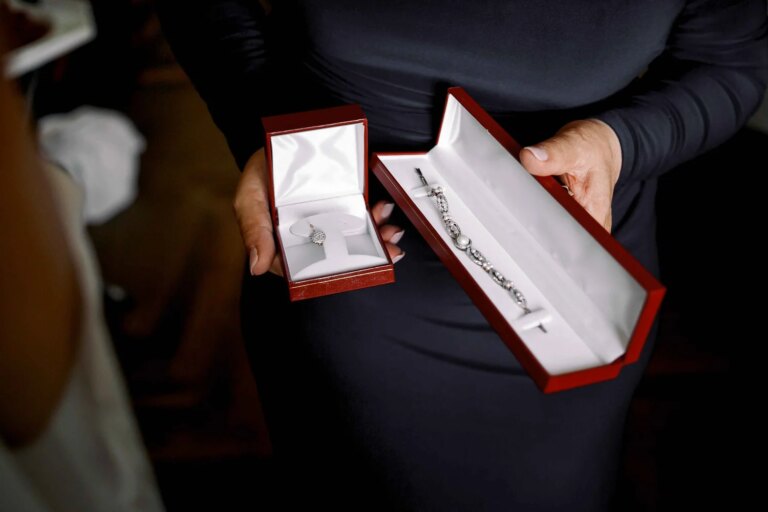 How to Pack Jewelry for Moving