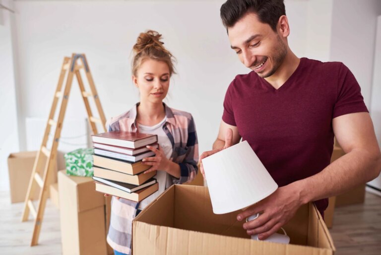 How To Pack Lamps and Shades For Moving?