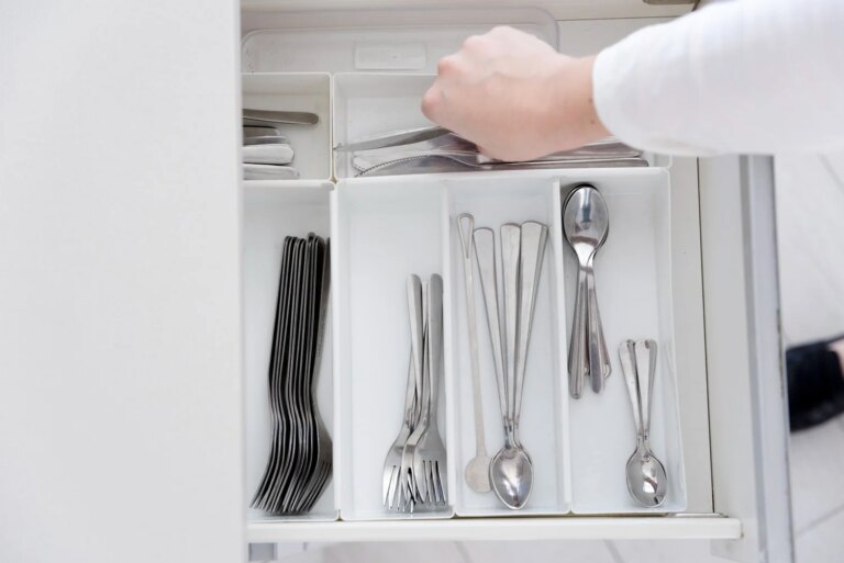 How to Pack Silverware for Moving: Protect Your Silverware Efficiently