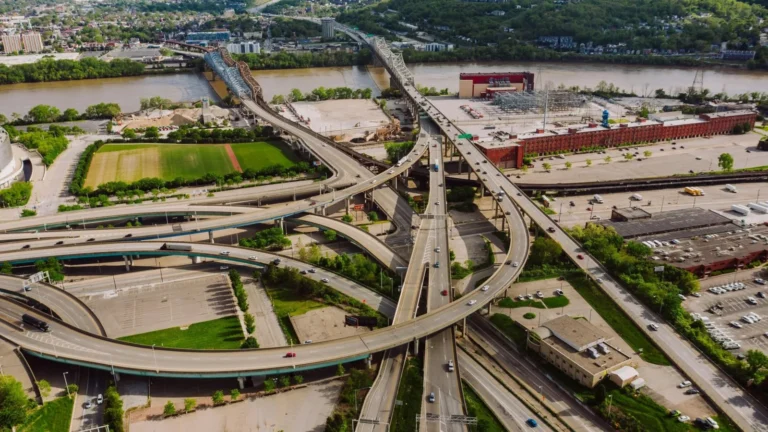 Understanding the Difference Between Interstate and Intrastate Moves